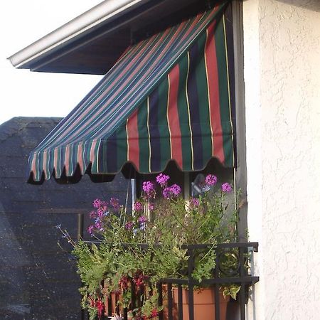 Heathergate Cottage And Suites Виктория Экстерьер фото