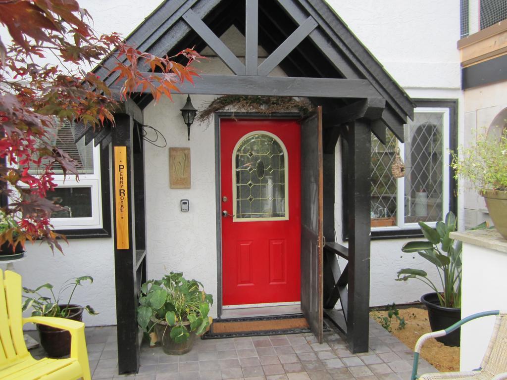Heathergate Cottage And Suites Виктория Номер фото
