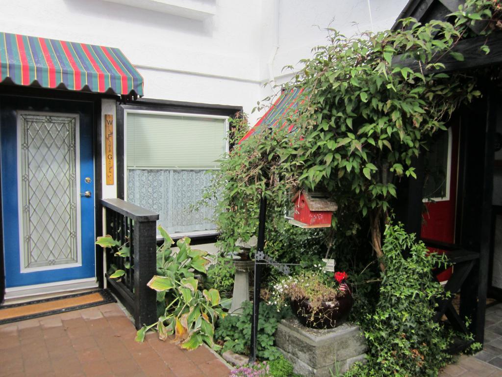 Heathergate Cottage And Suites Виктория Номер фото