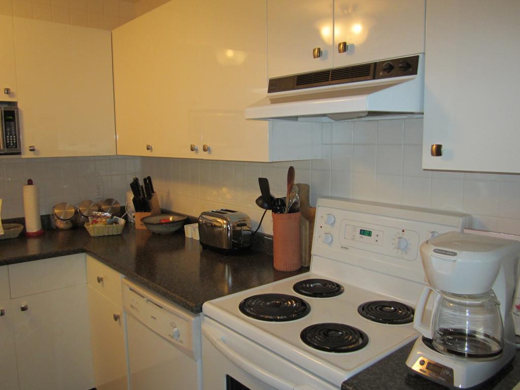 Heathergate Cottage And Suites Виктория Номер фото